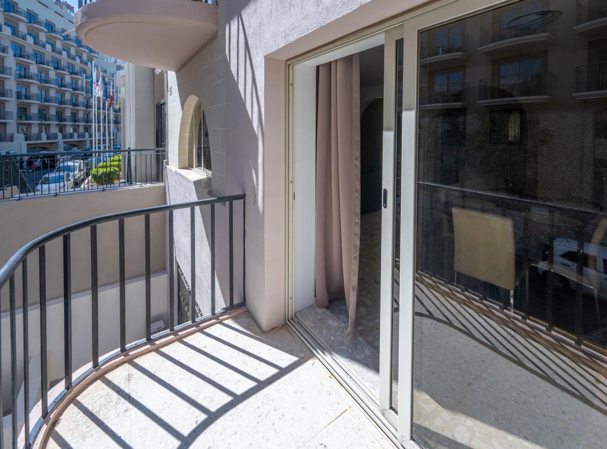 Spacious 3 Bedroom Apartment In The Heart Of St Julians Saint Julian's Eksteriør bilde