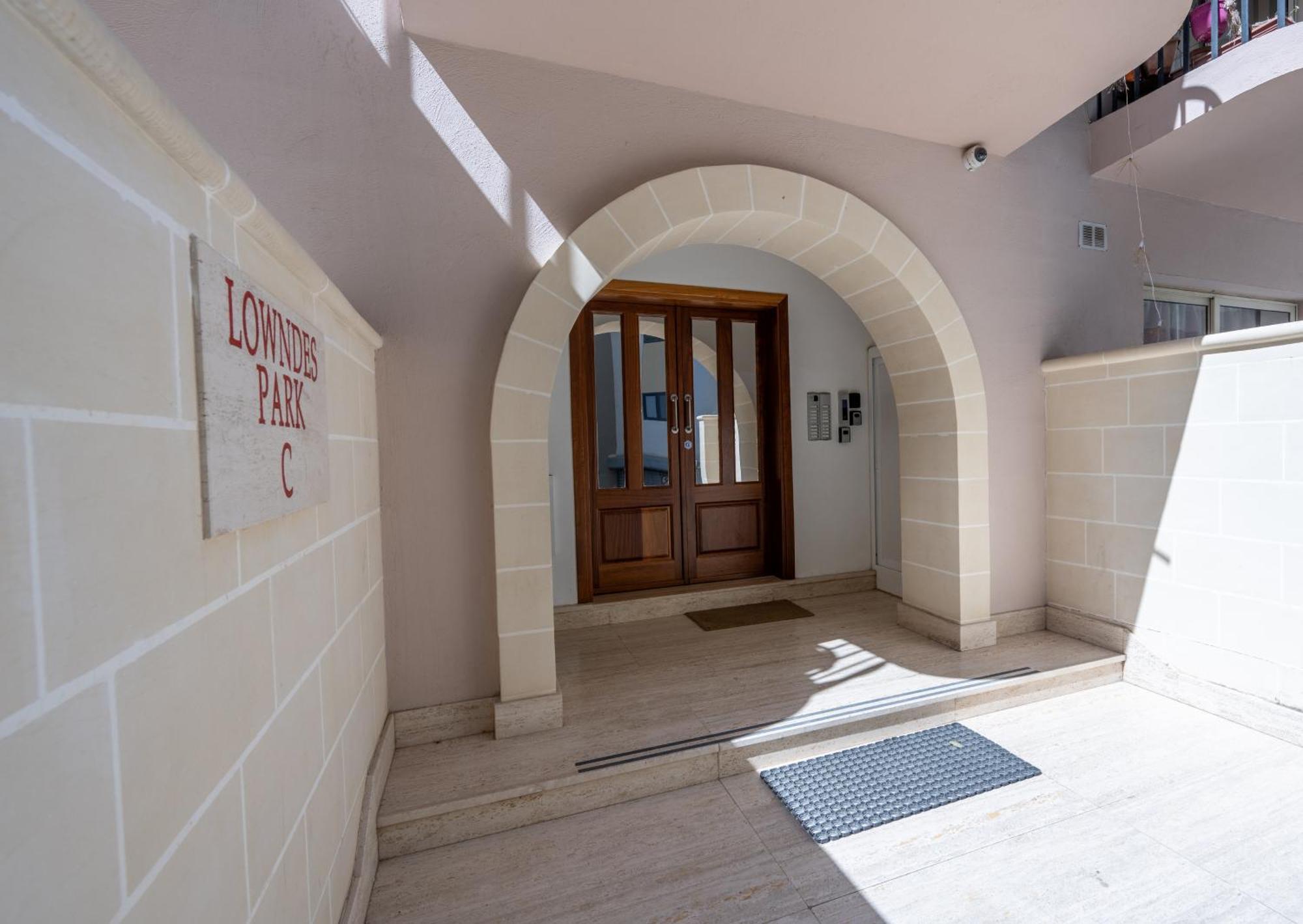 Spacious 3 Bedroom Apartment In The Heart Of St Julians Saint Julian's Eksteriør bilde