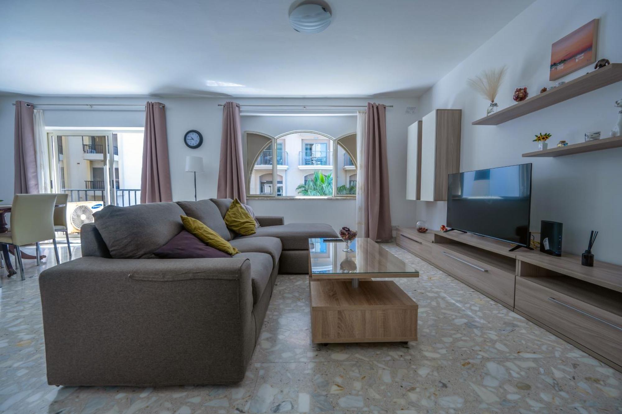 Spacious 3 Bedroom Apartment In The Heart Of St Julians Saint Julian's Eksteriør bilde